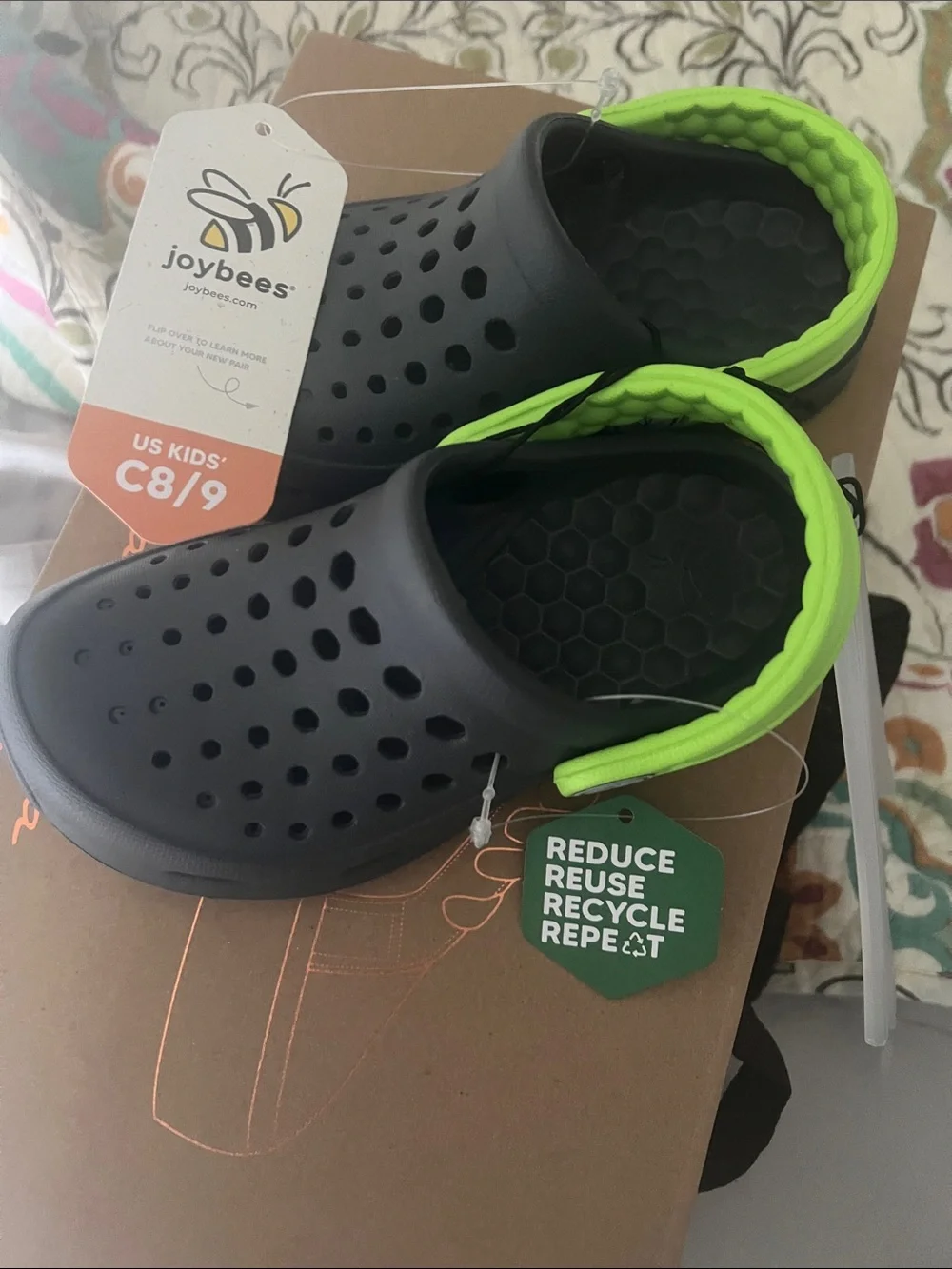 Joybees Kids Breathable Gray Sandal Clogs croc with Neon Green Strap child 8/9